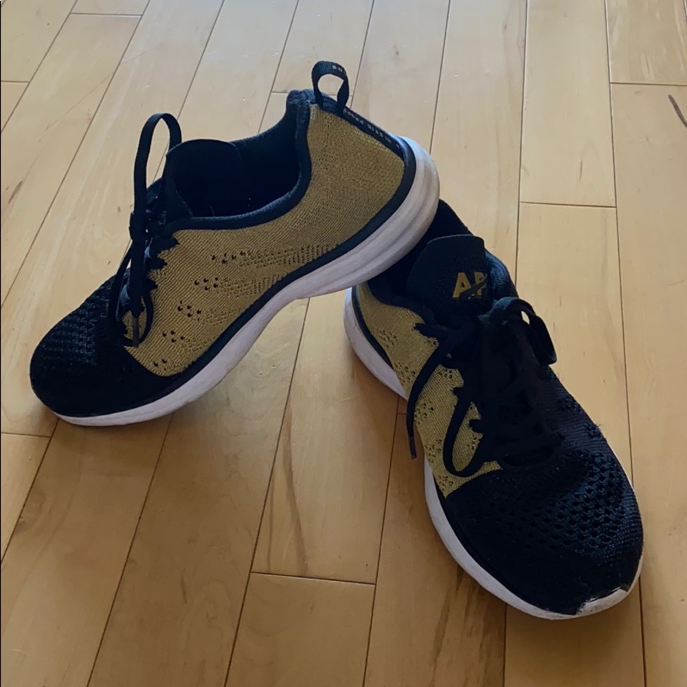 APL Techloom Pro, Black & Gold, Size 7.5